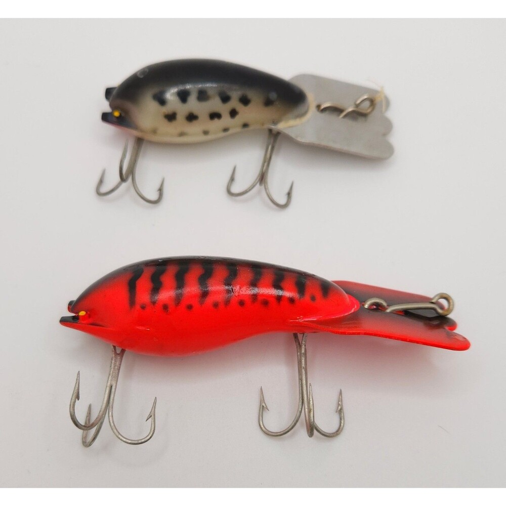 Vintage Lot of 2 Fred Arbogast Mud Bug Fishing Lures Red Crawfish Coachdog VGC